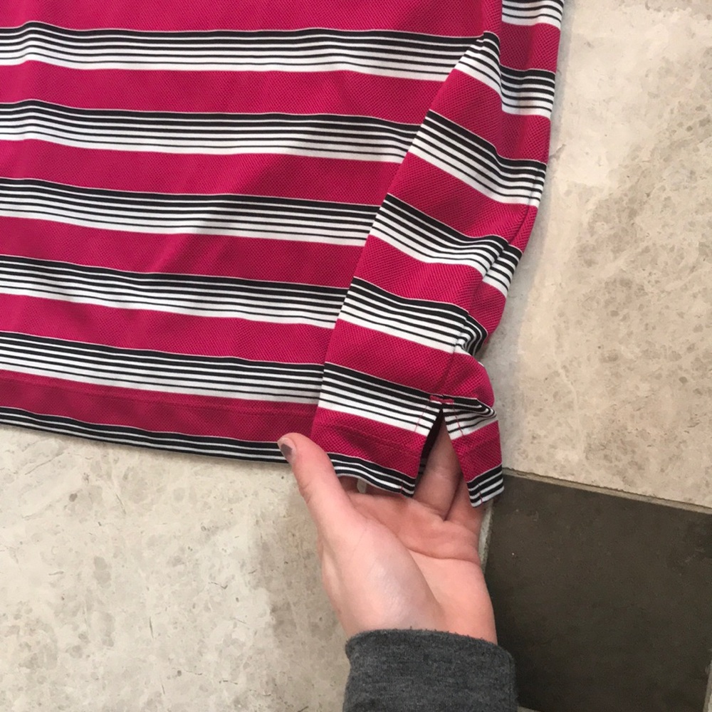 LIKE NEW Nike Golf Dri-Fit Polo - Picture 6 of 7